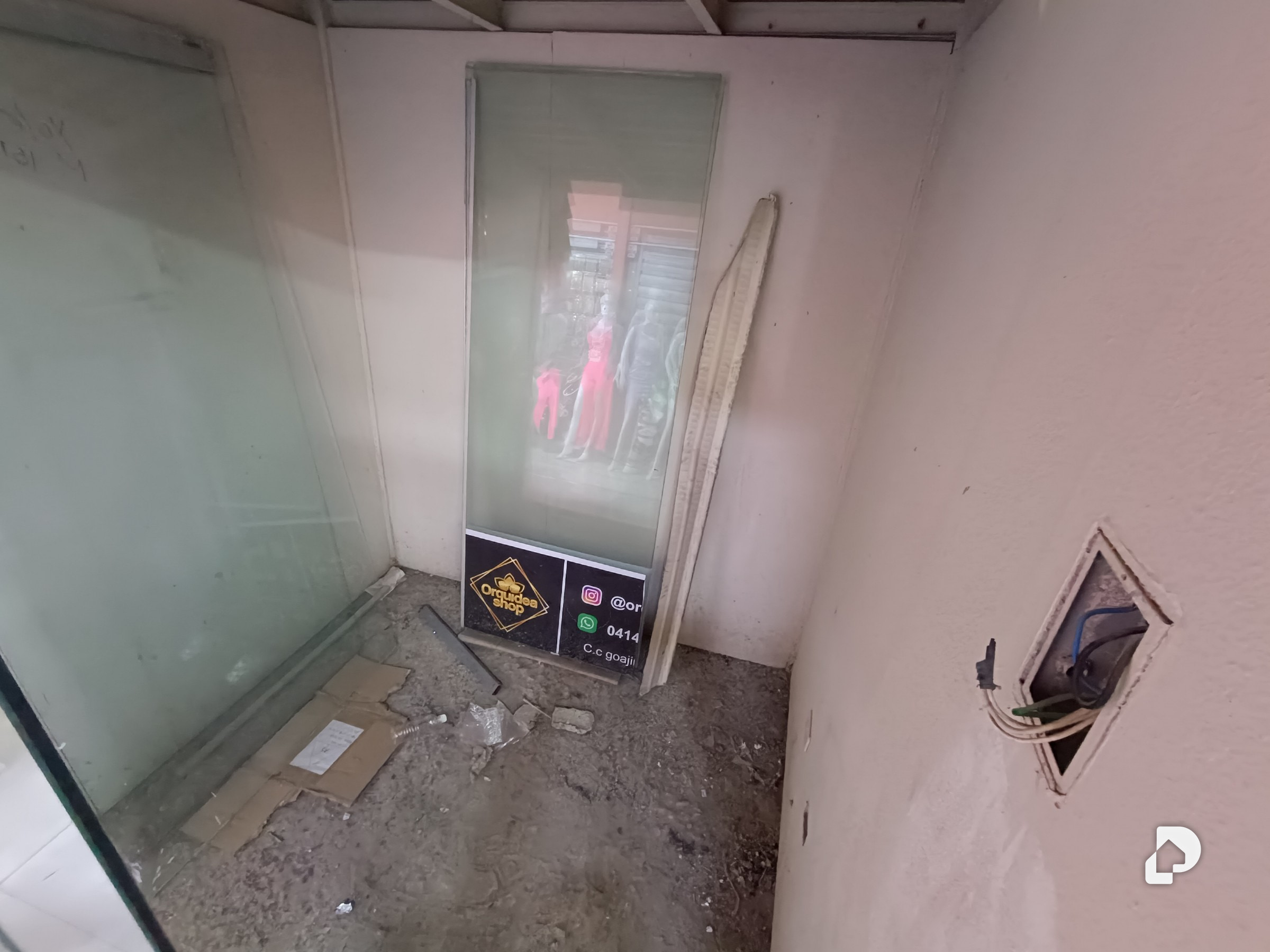 Local comercial en Santa Rosa, Valencia – 4