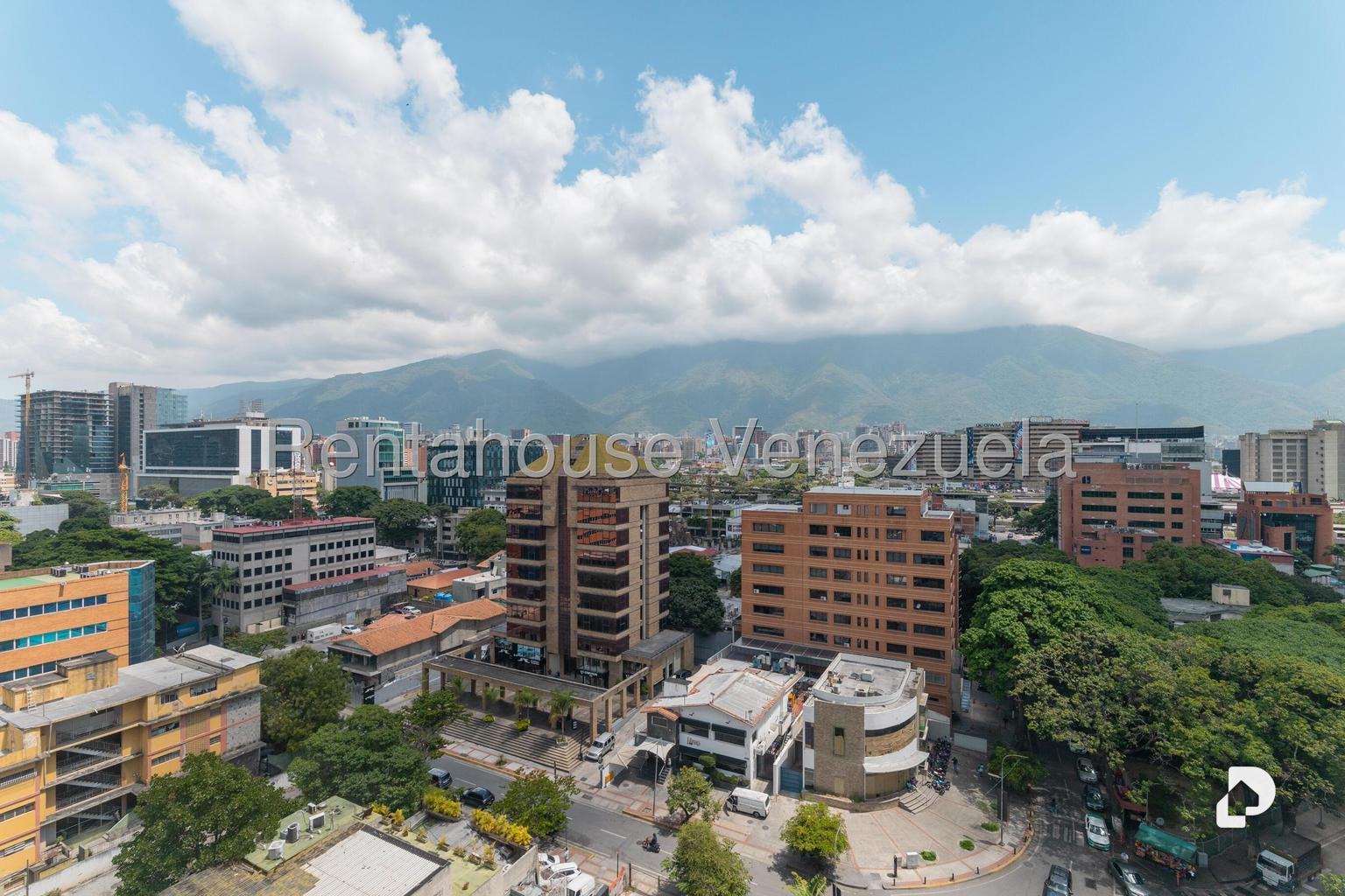 Local comercial en Las Mercedes, Caracas – 28