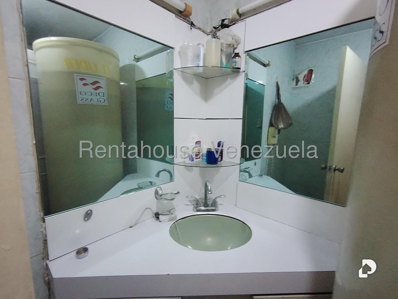 Apartamento en Parque Central, Caracas – 28