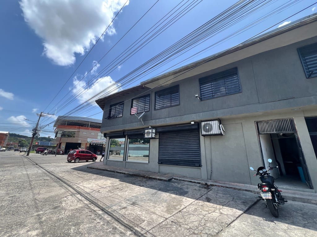 Edificio en Guanare - 1