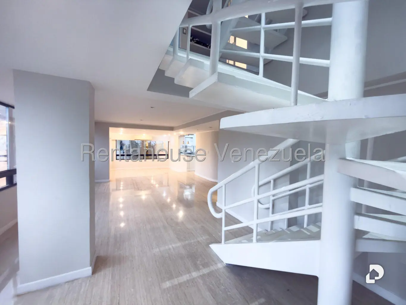 Apartamento en Los Palos Grandes, Caracas – 10
