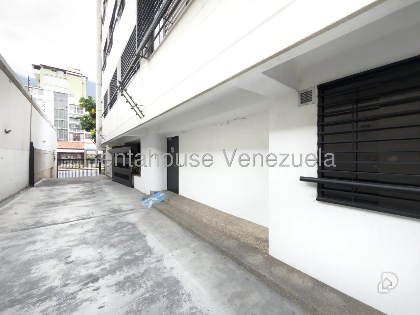 Apartamento en Los Palos Grandes, Caracas – 1