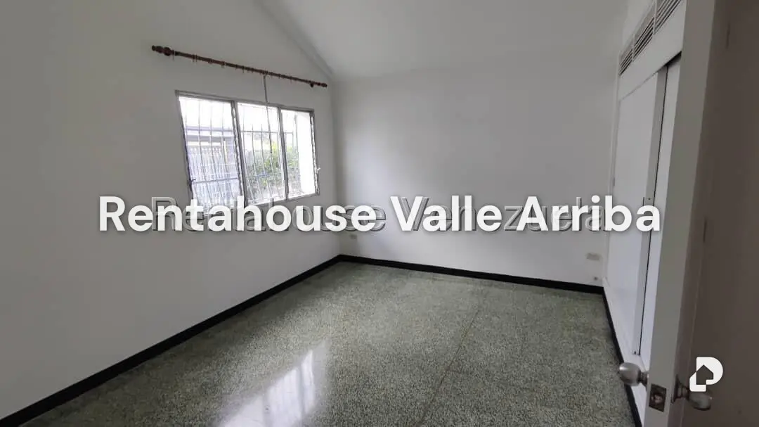 Casa en Charallavito, Caracas – 15