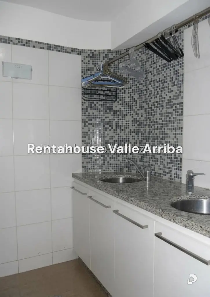 Apartamento en Los Palos Grandes, Caracas – 6