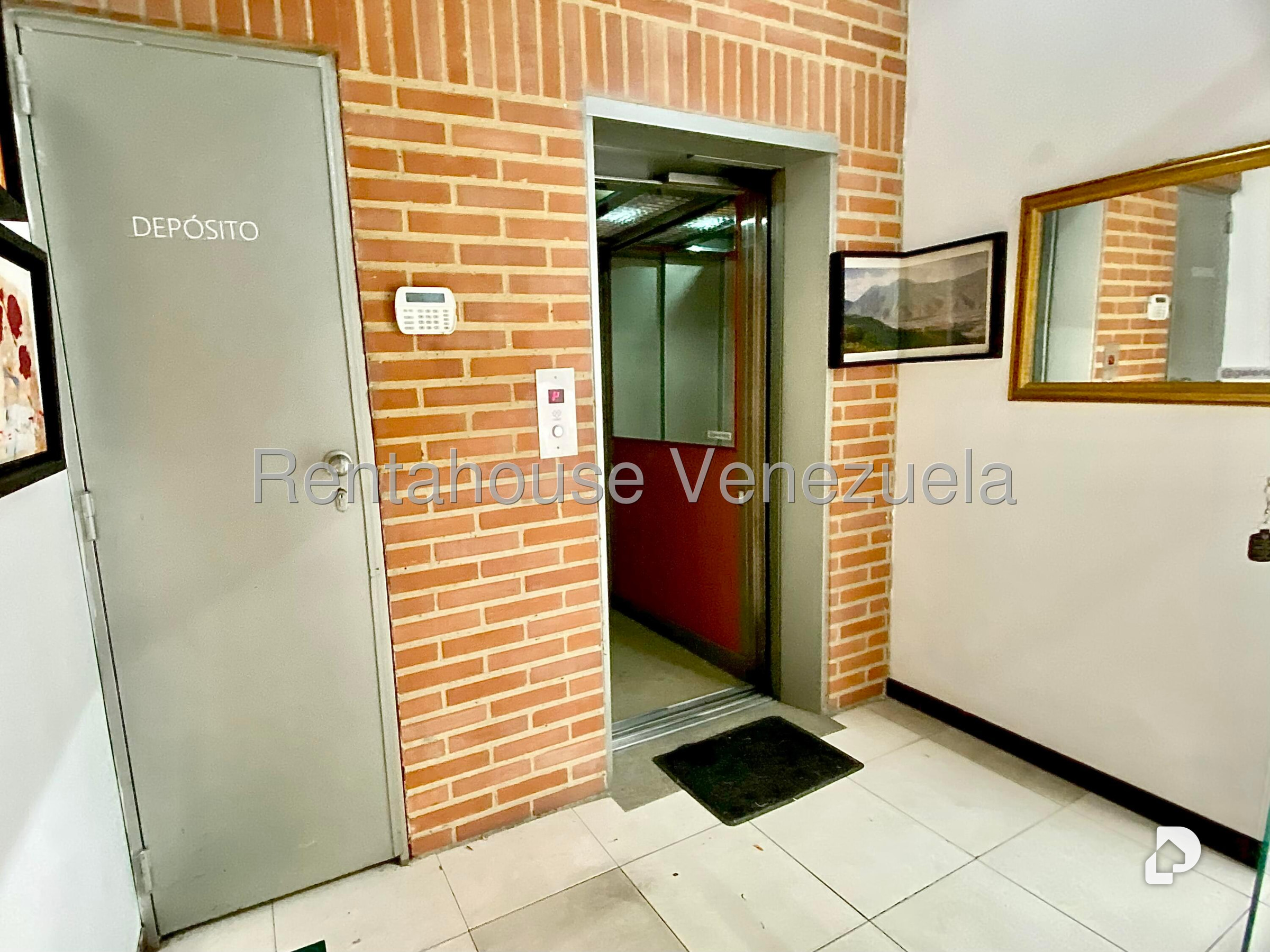 Edificio en Los Chorros, Caracas – 16
