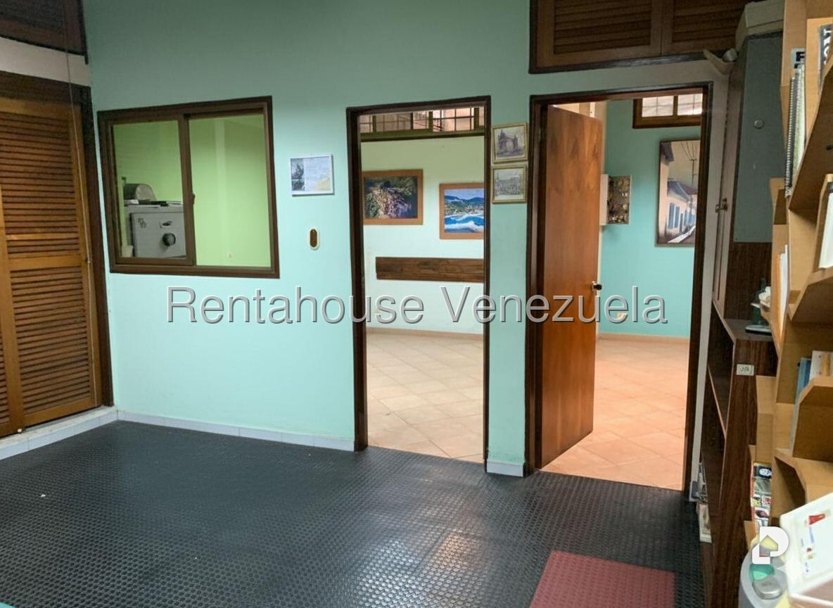 Terreno en Boleíta Sur, Caracas – 11