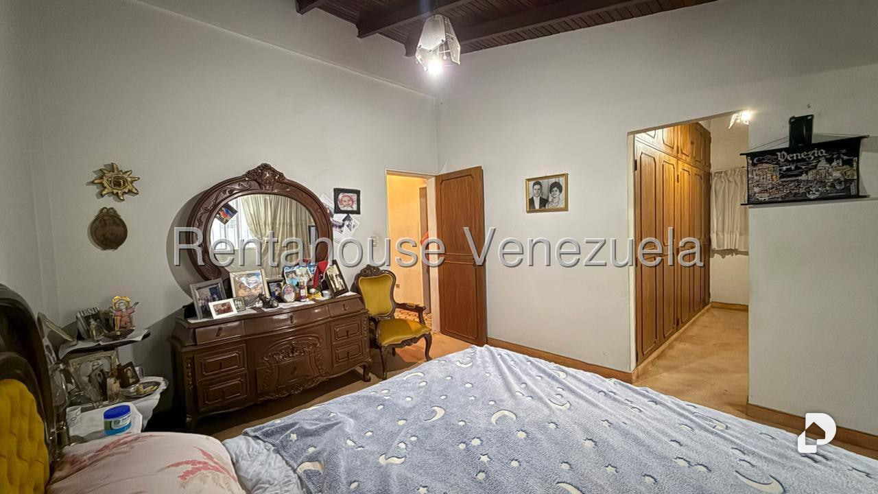 Casa en Alto Prado, Caracas – 24