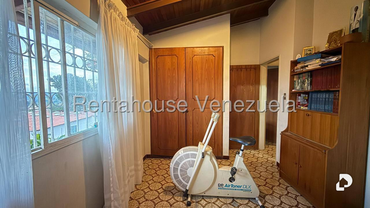 Casa en Alto Prado, Caracas – 25