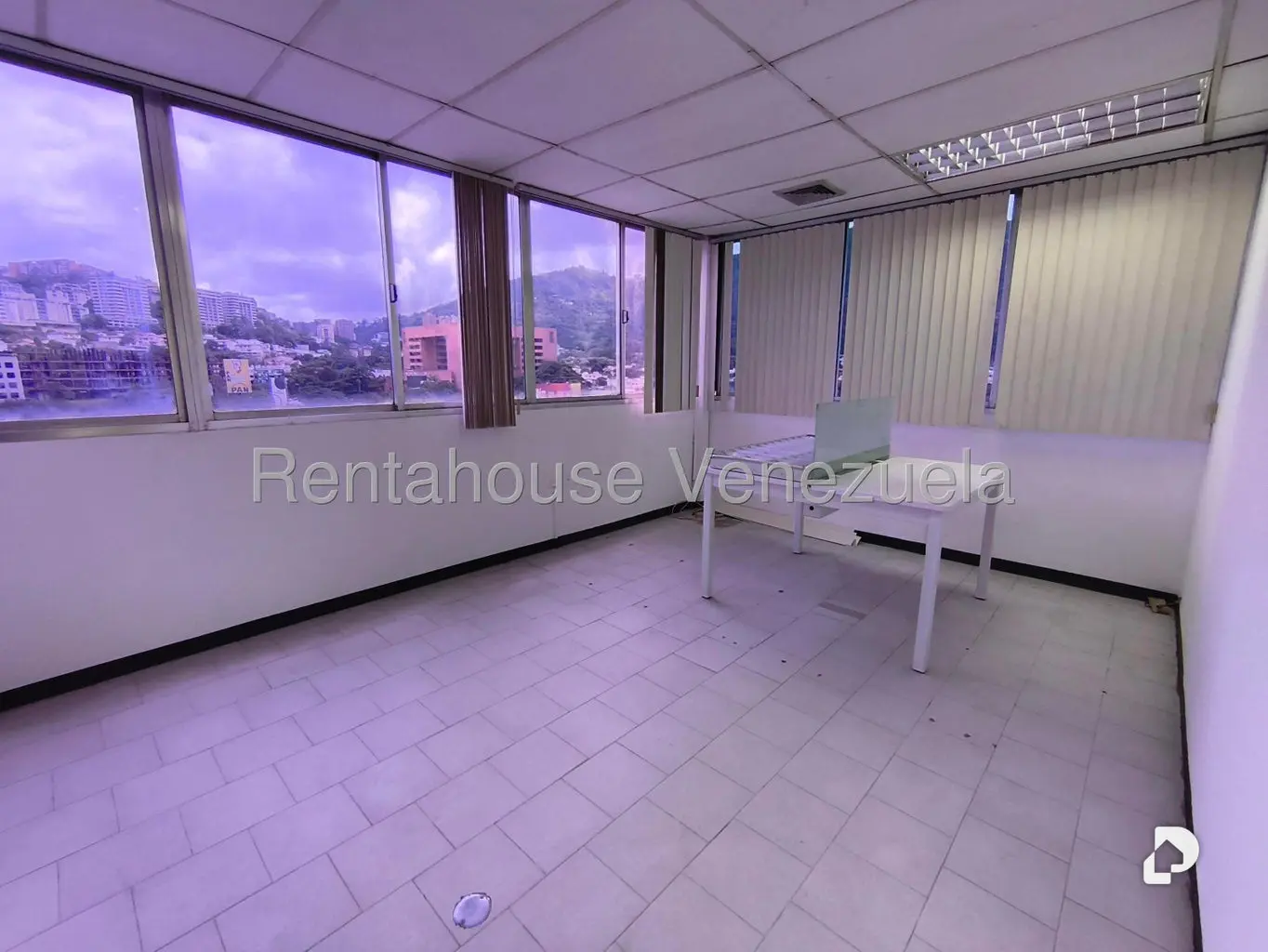 Local comercial en La Trinidad, Caracas – 9