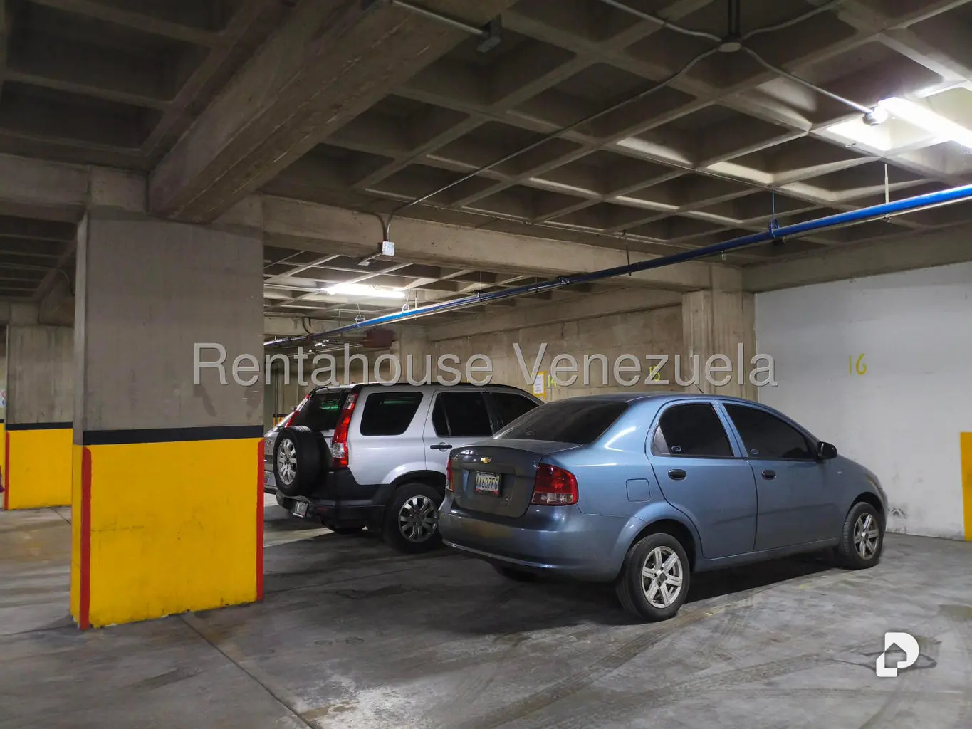 Local comercial en La Trinidad, Caracas – 17