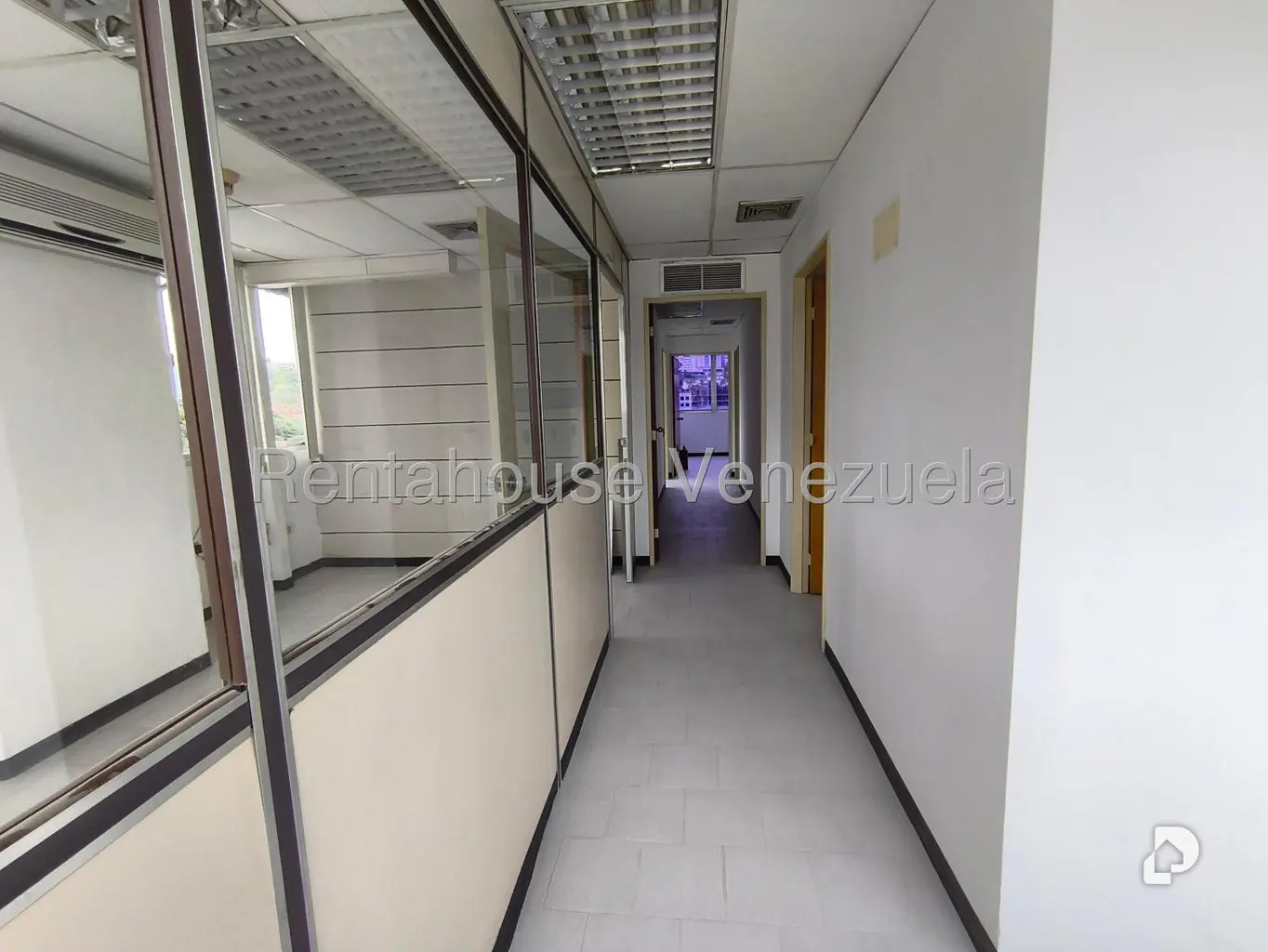 Local comercial en La Trinidad, Caracas – 7