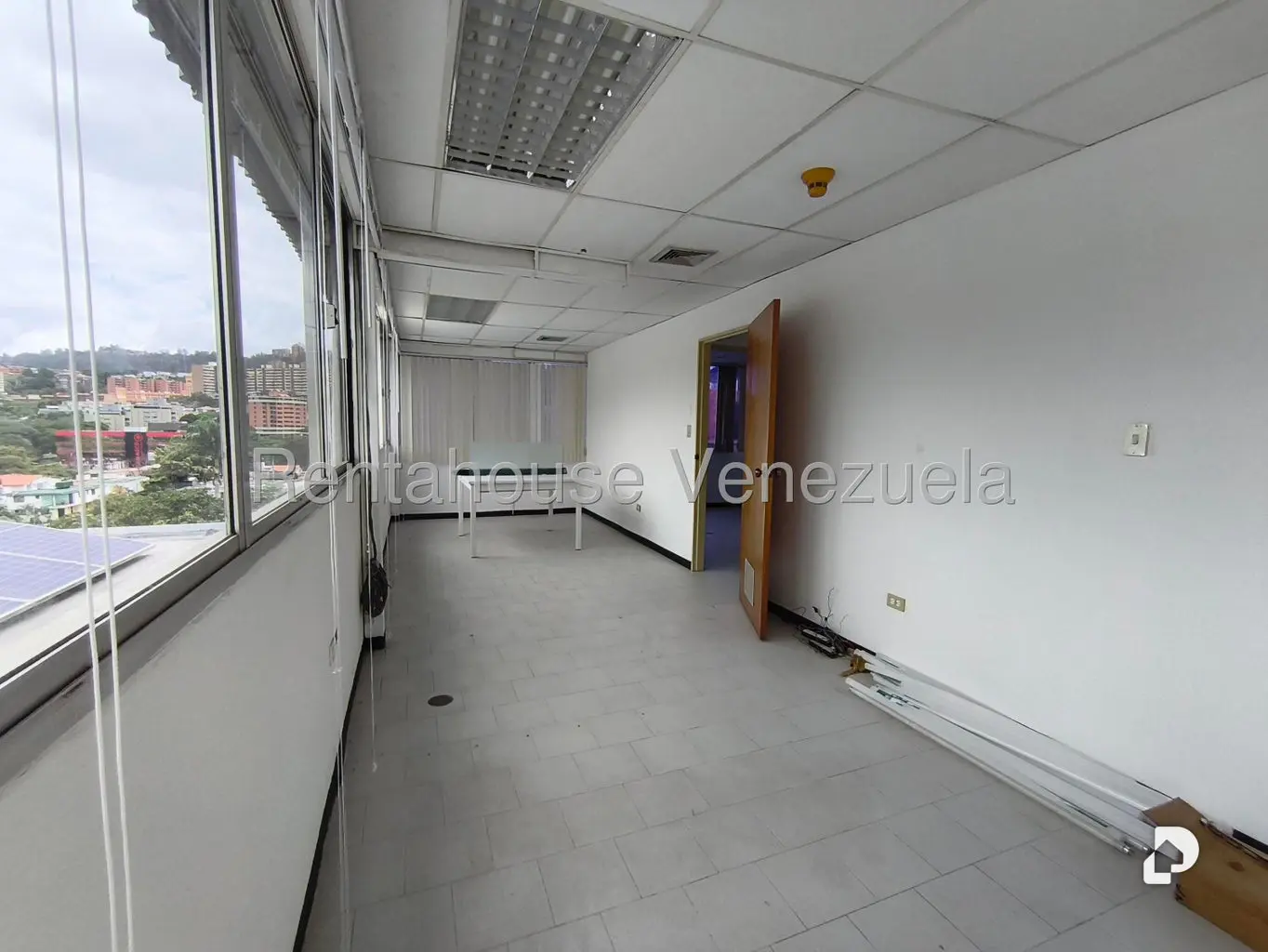 Local comercial en La Trinidad, Caracas – 10