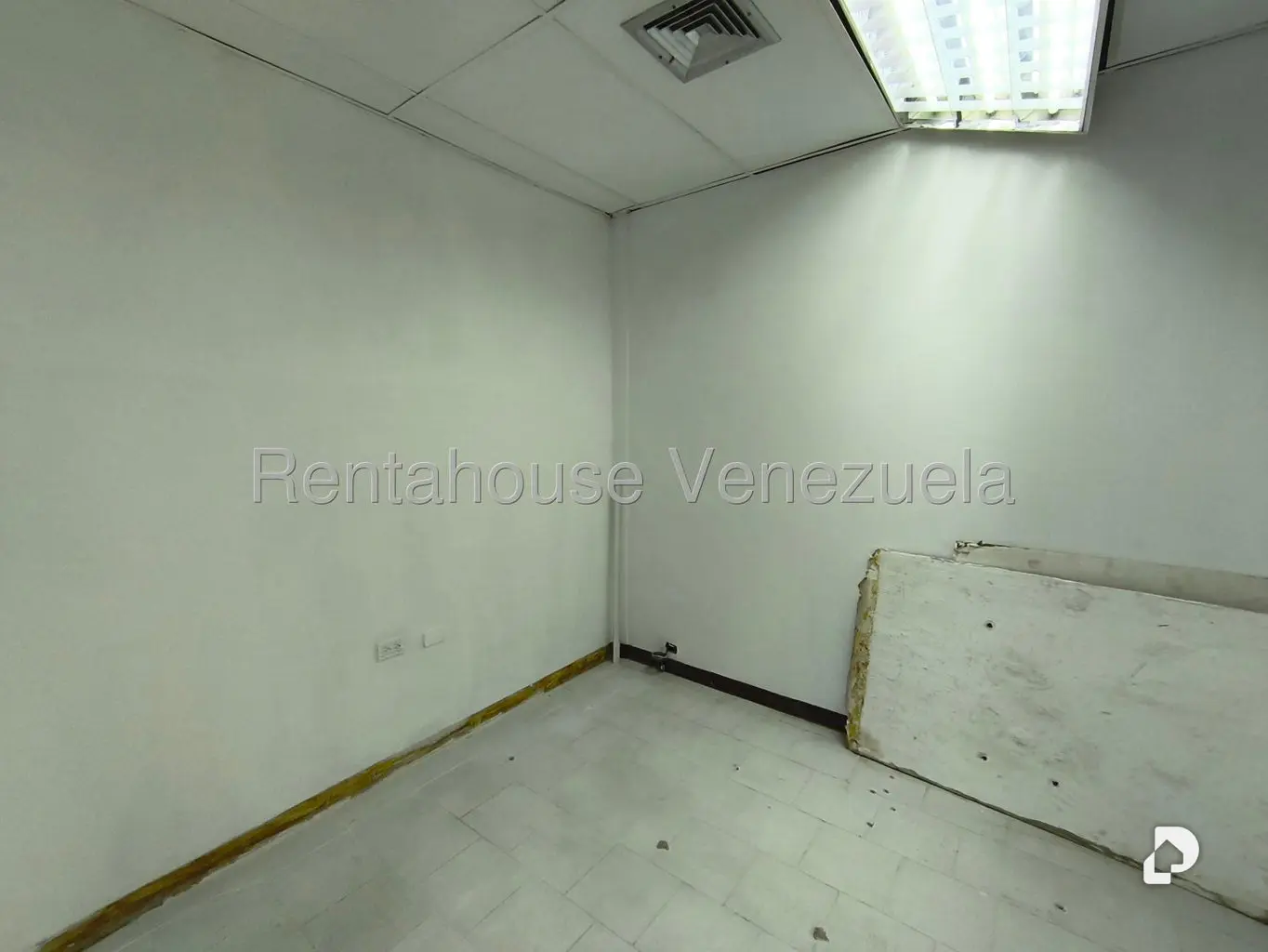 Local comercial en La Trinidad, Caracas – 13
