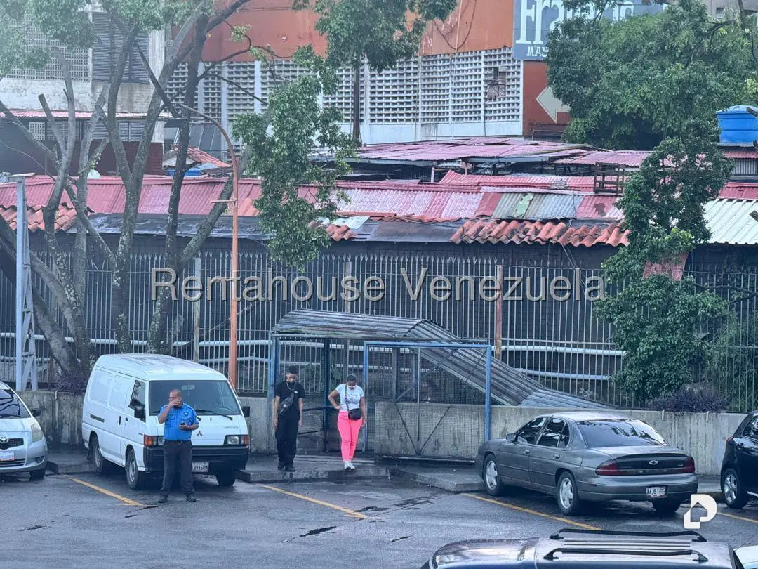 Local comercial en Chacaito, Caracas – 1