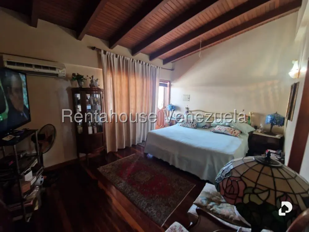 Casa en Santa Paula, Caracas – 11