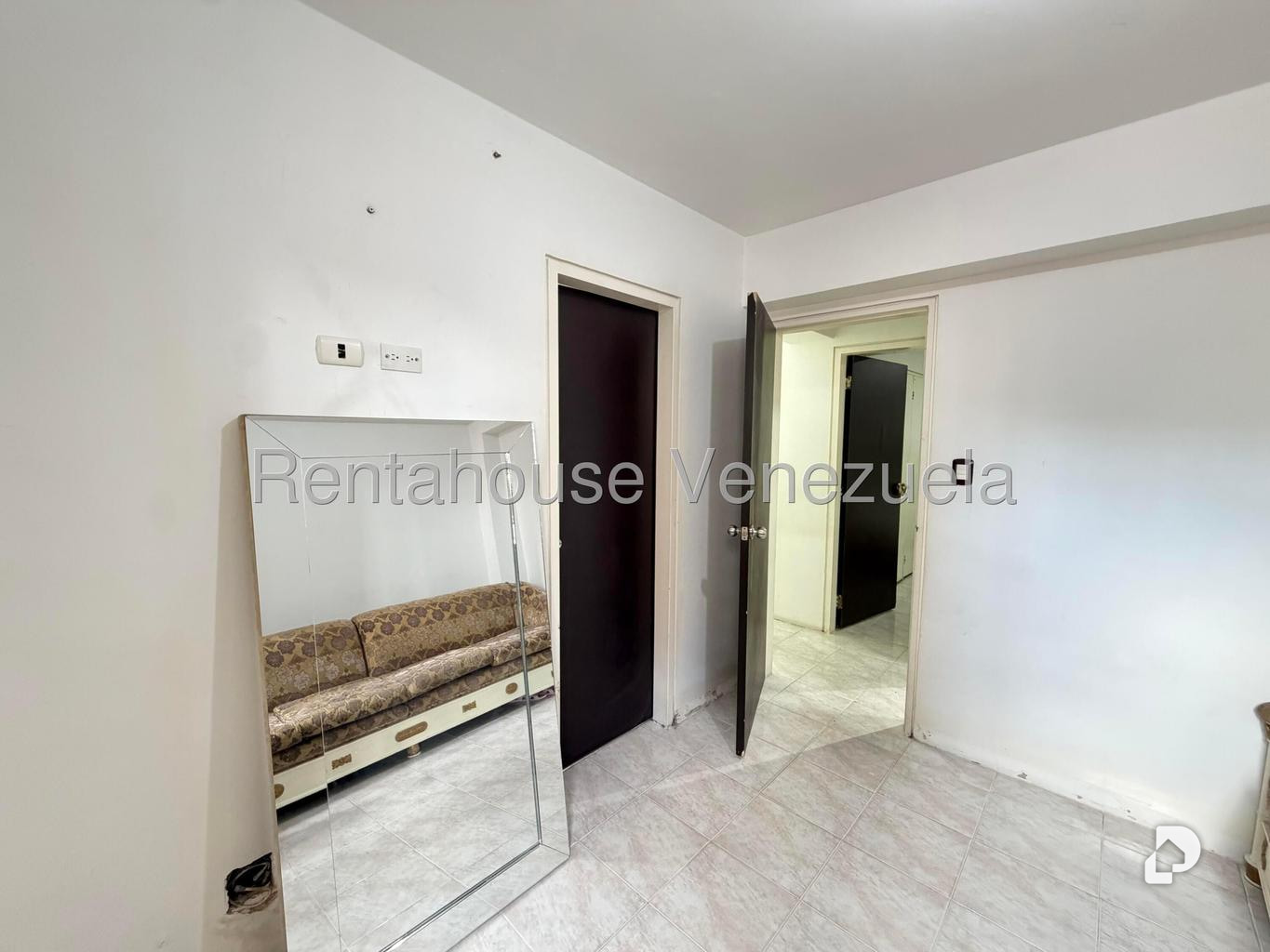 Apartamento en La Urbina, Caracas – 12