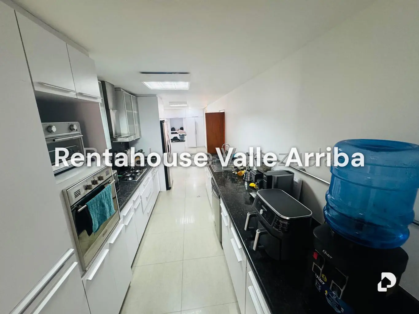 House in Santa Fe Norte, Caracas – 11