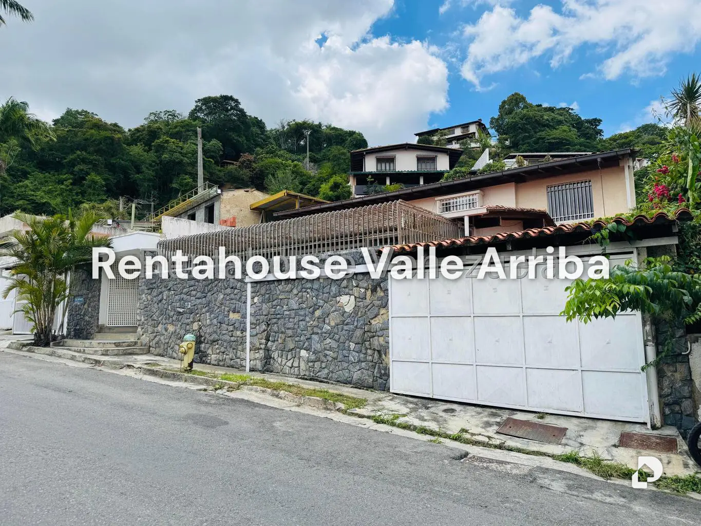 House in Santa Fe Norte, Caracas – 1