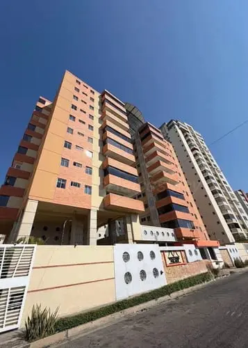 Apartamento en Andrés Bello, Maracay - 1