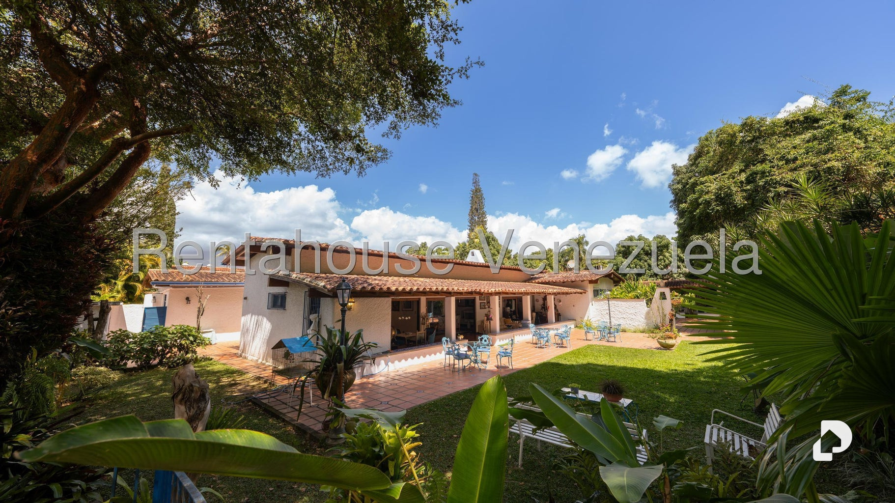 Casa en Cerro Verde, Caracas – 30