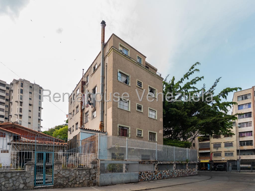 Local comercial en Caracas - 1