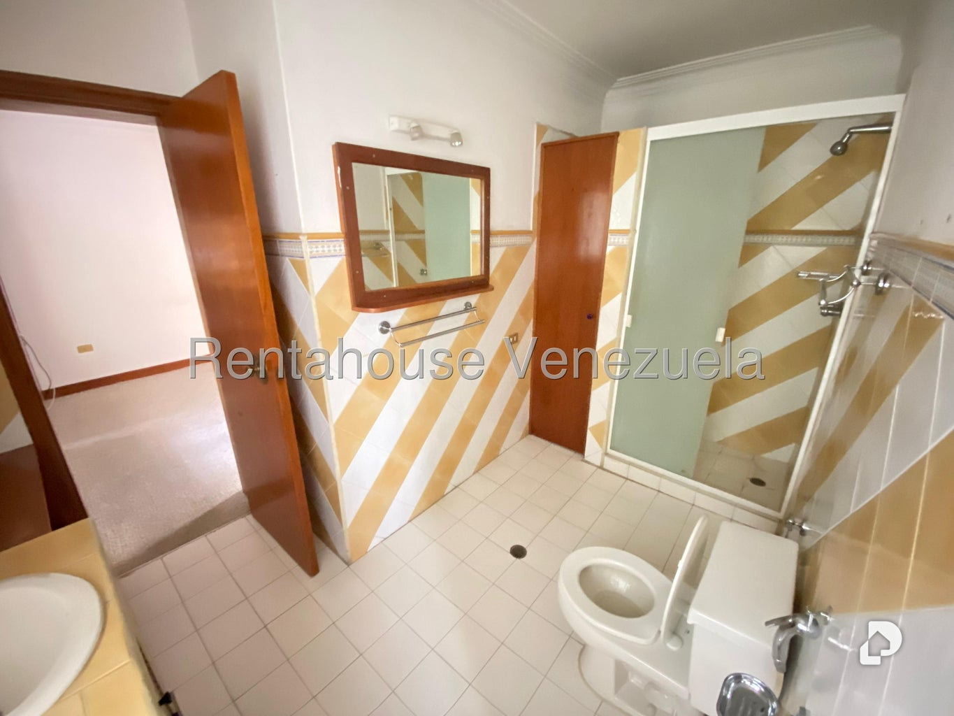 Casa en Altamira, Caracas – 29