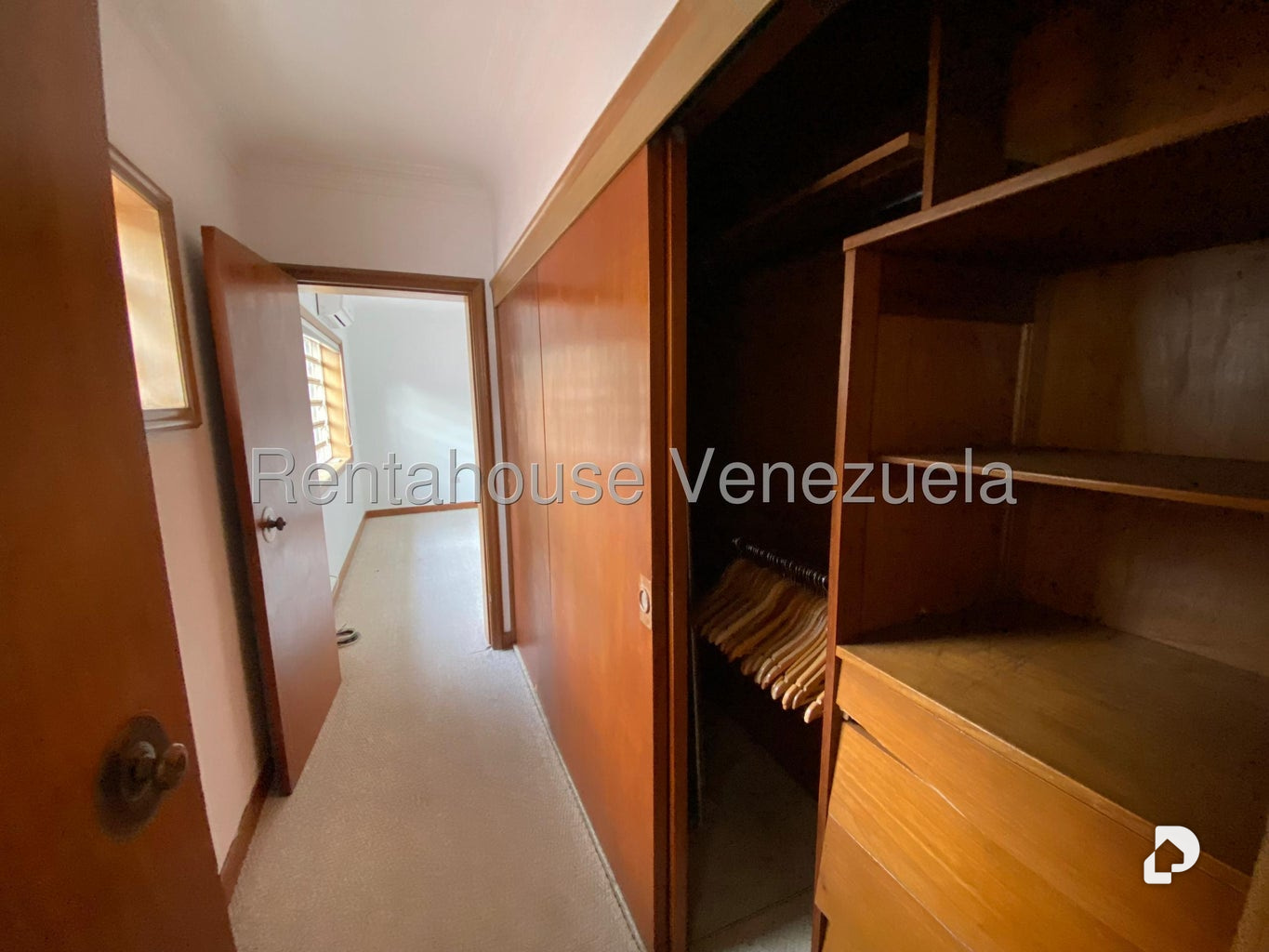 Casa en Altamira, Caracas – 21