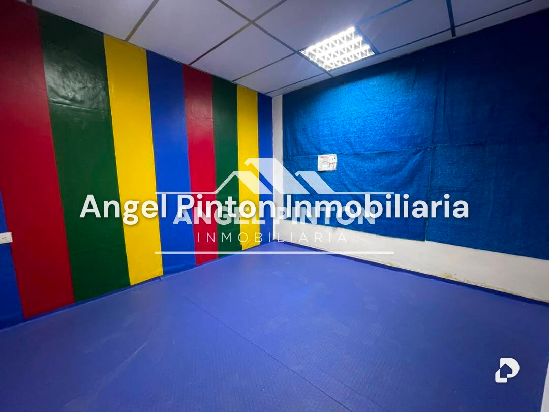 Local comercial en Avenida La Limpia, Maracaibo – 24