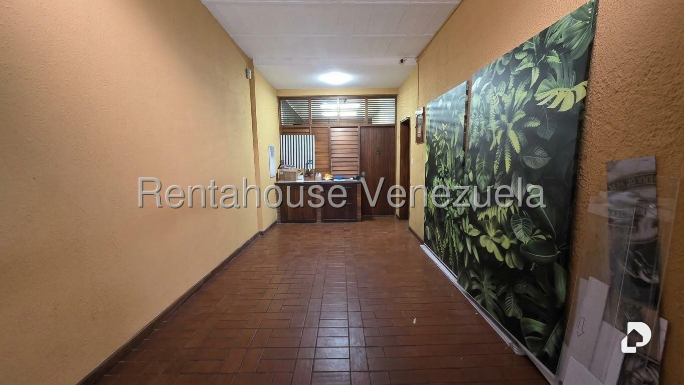Oficina en Los Palos Grandes, Caracas – 2