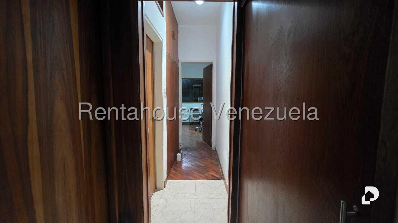 Oficina en Los Palos Grandes, Caracas – 9