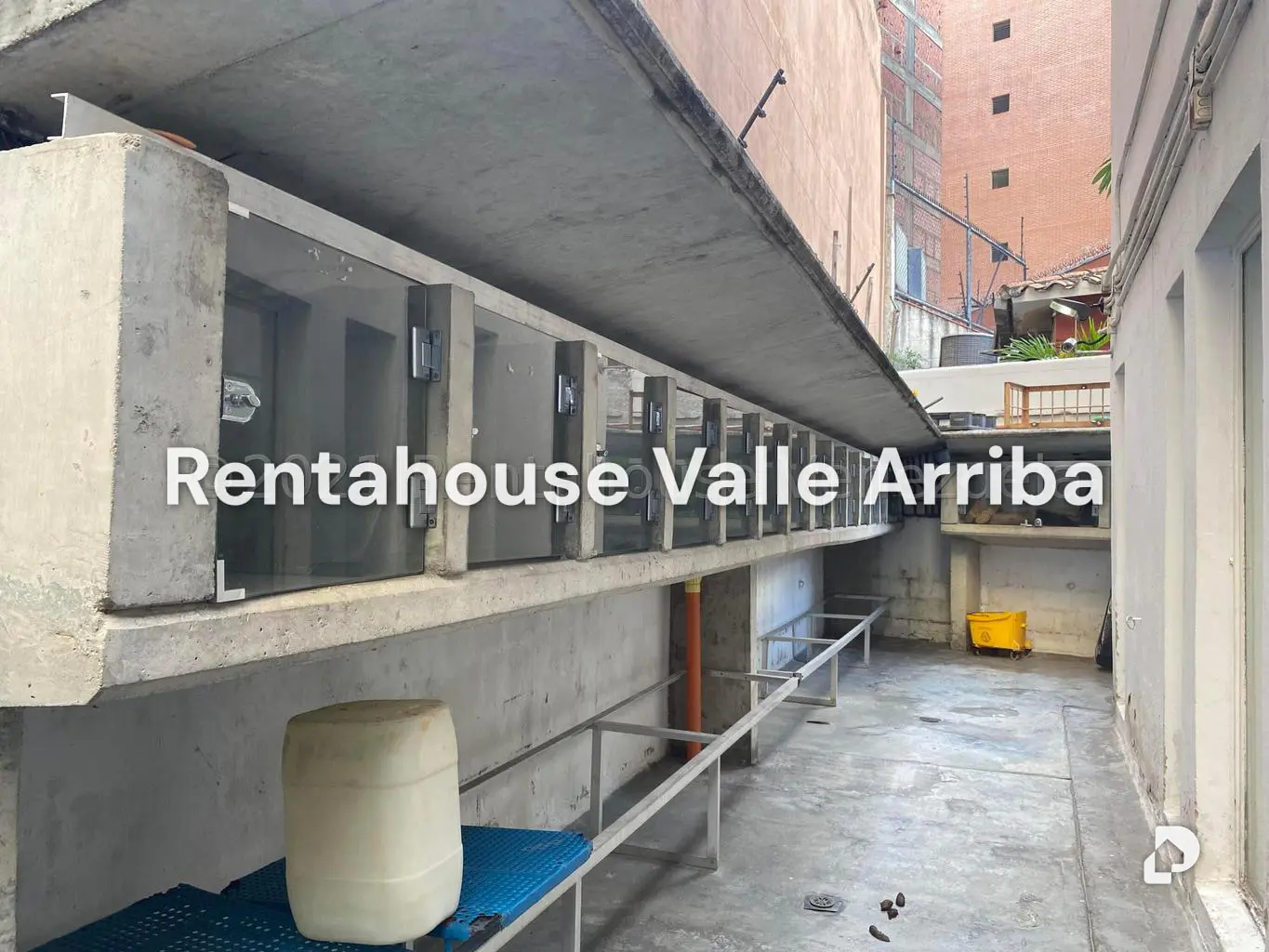 Local comercial en Las Mercedes, Caracas – 28