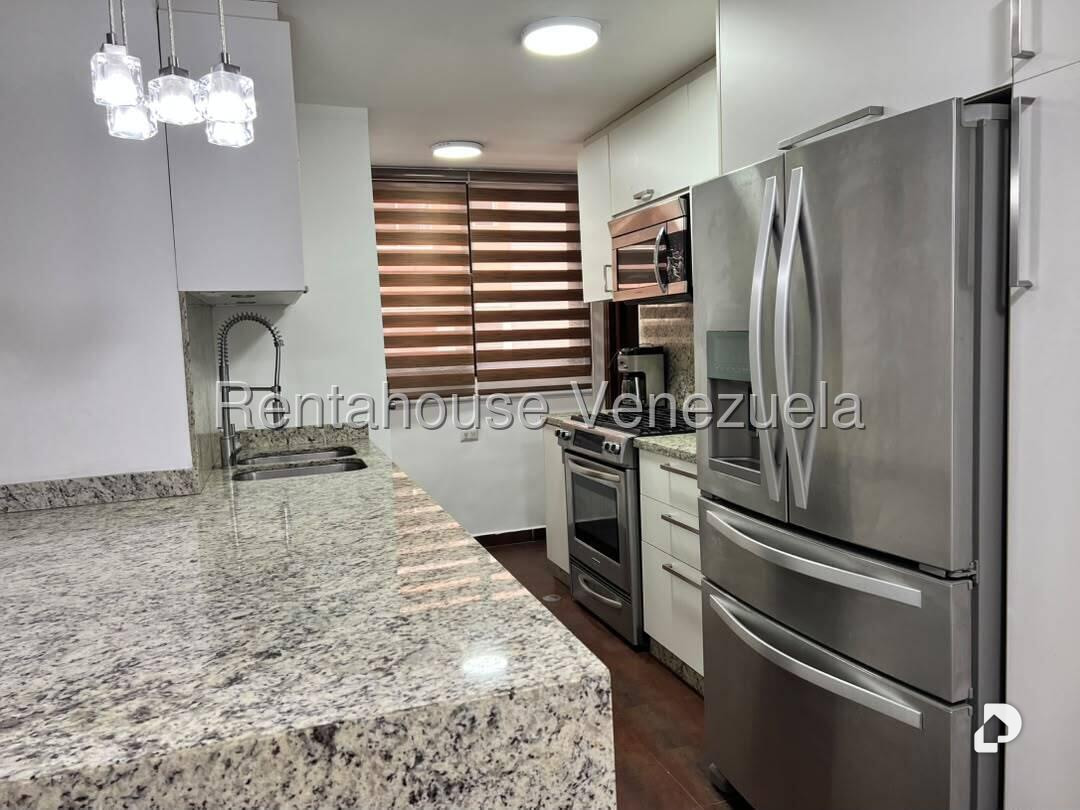 Apartamento en Los Palos Grandes, Caracas – 15