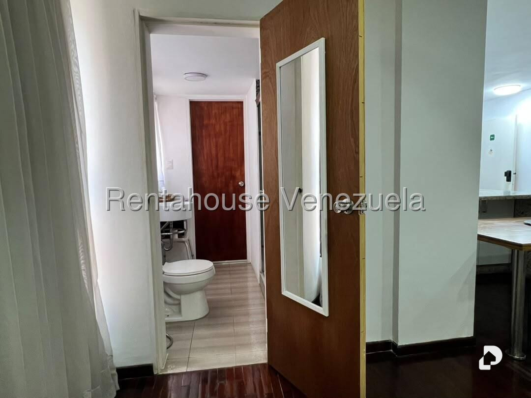 Apartamento en Los Palos Grandes, Caracas – 12