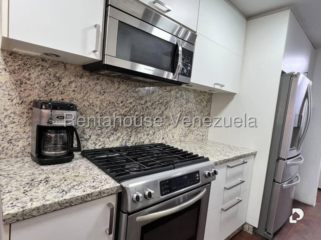 Apartamento en Los Palos Grandes, Caracas – 17