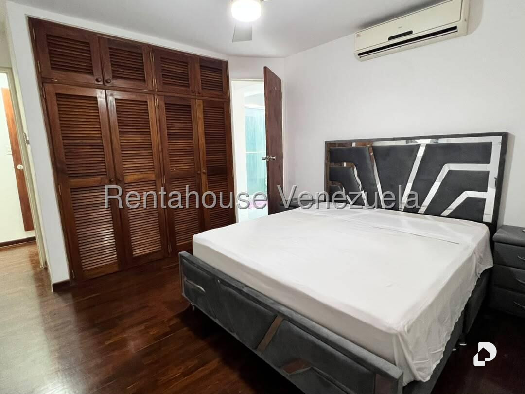 Apartamento en Los Palos Grandes, Caracas – 24