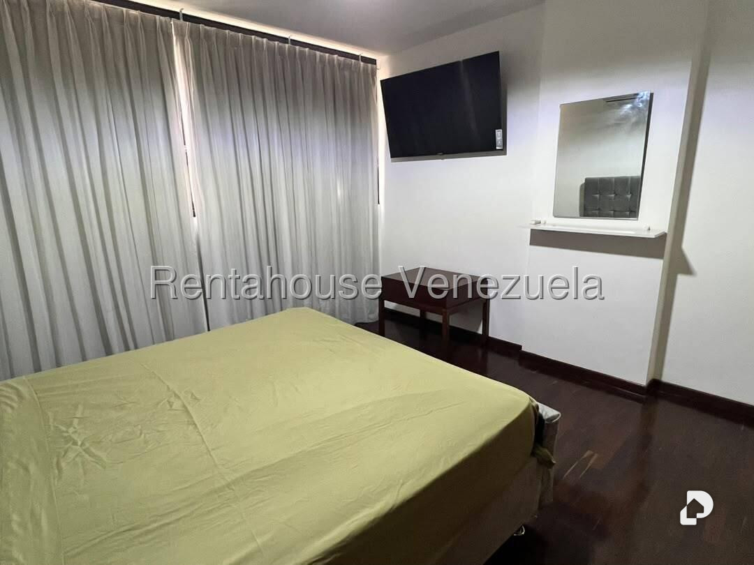Apartamento en Los Palos Grandes, Caracas – 30