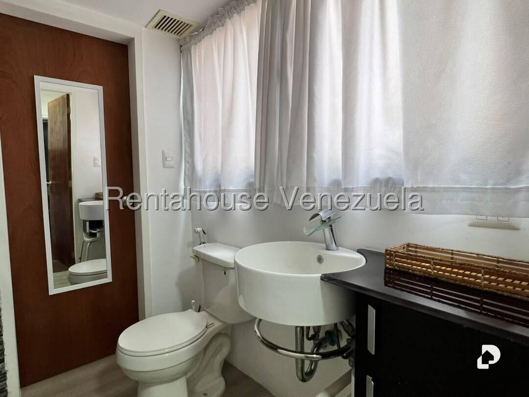 Apartamento en Los Palos Grandes, Caracas – 13