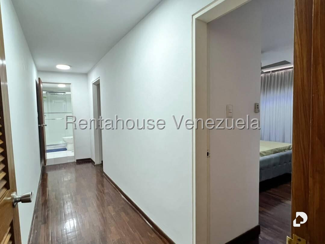 Apartamento en Los Palos Grandes, Caracas – 21