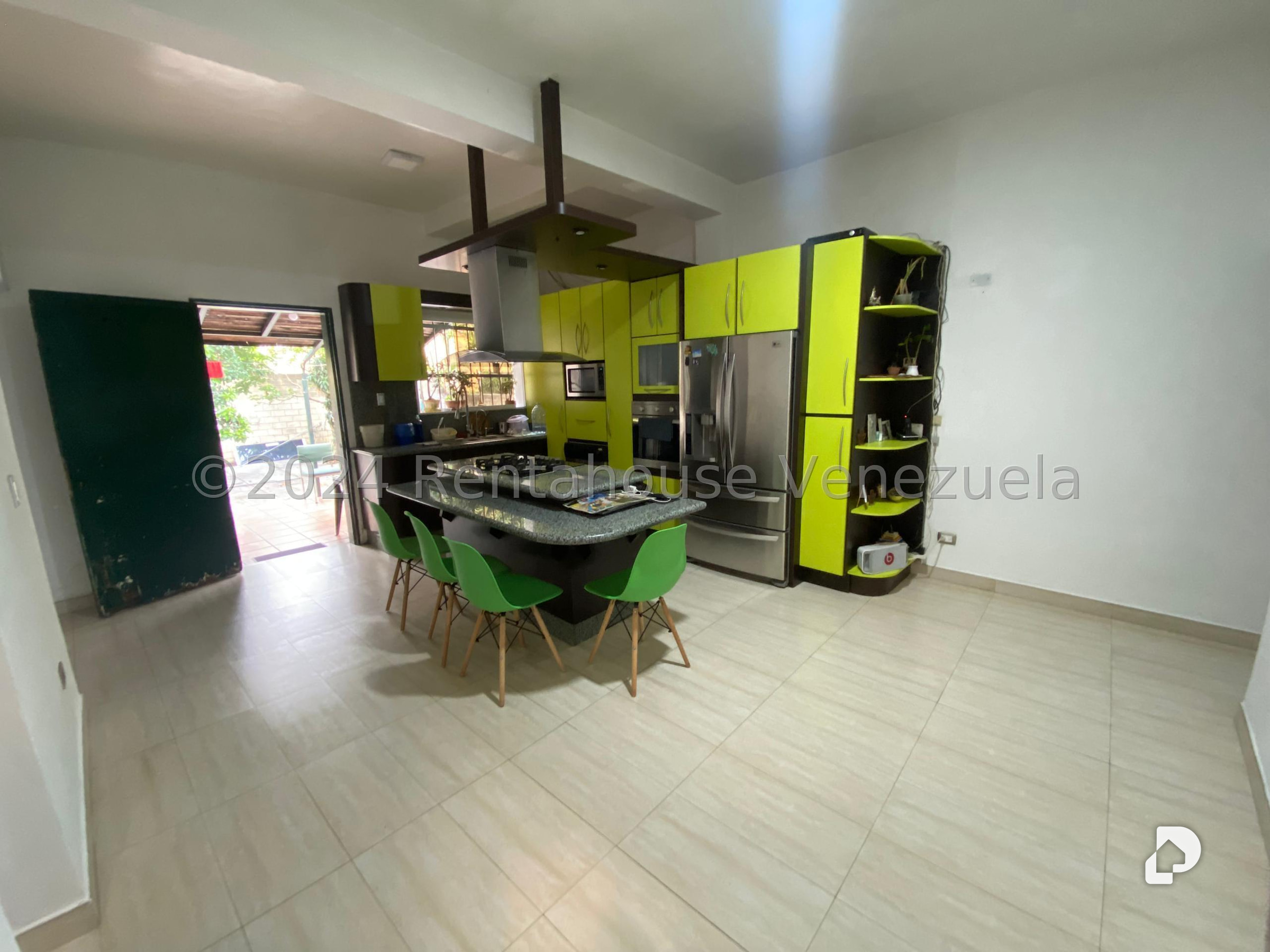 Local comercial en Los Palos Grandes, Caracas – 14