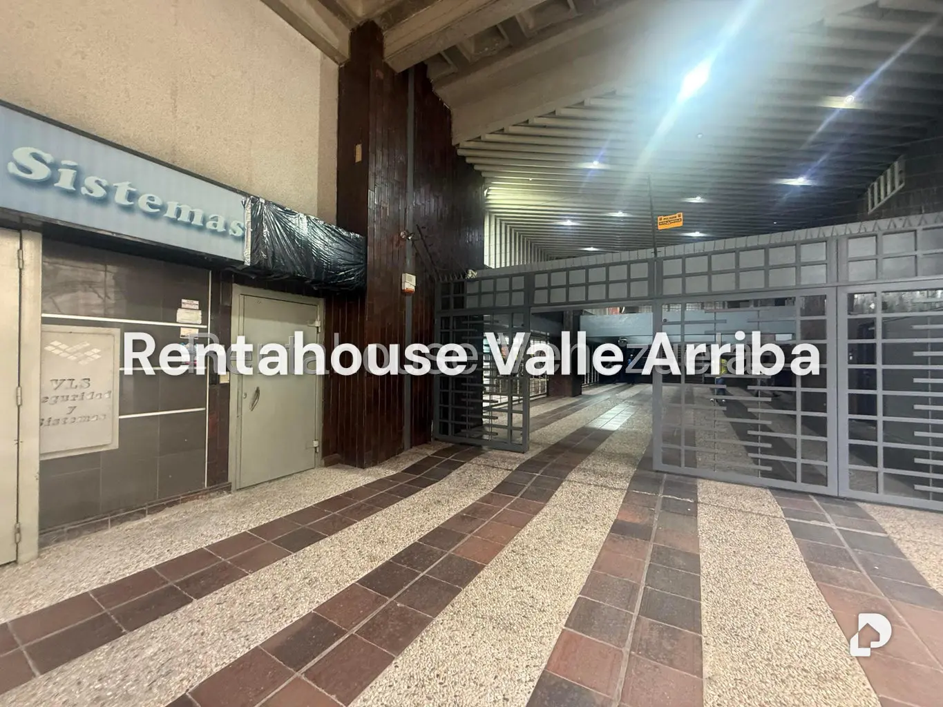 Local comercial en Los Dos Caminos, Caracas – 30