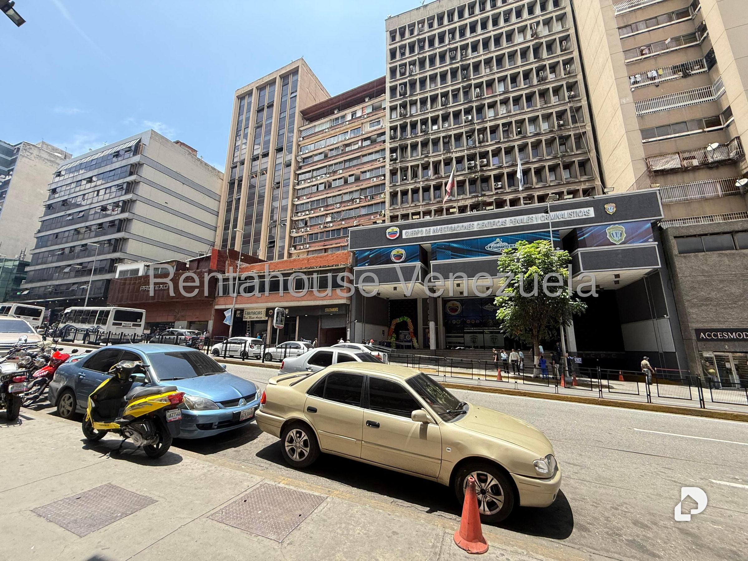 Building in Centro, Caracas – 5