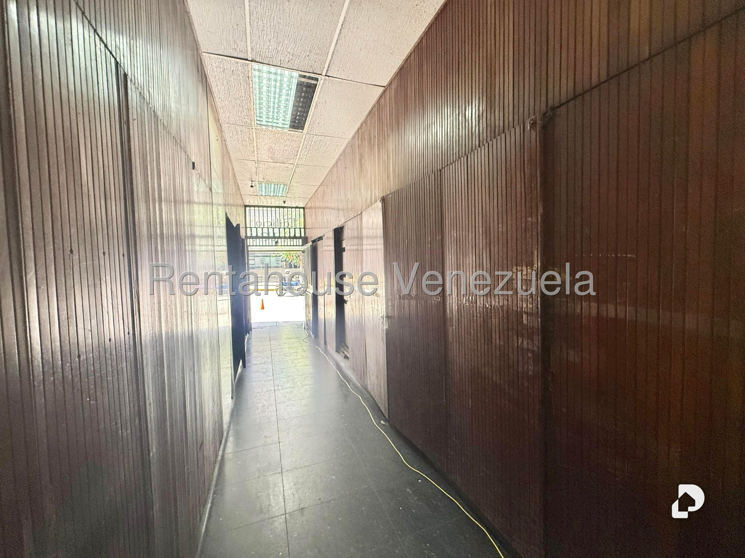 Building in Centro, Caracas – 20