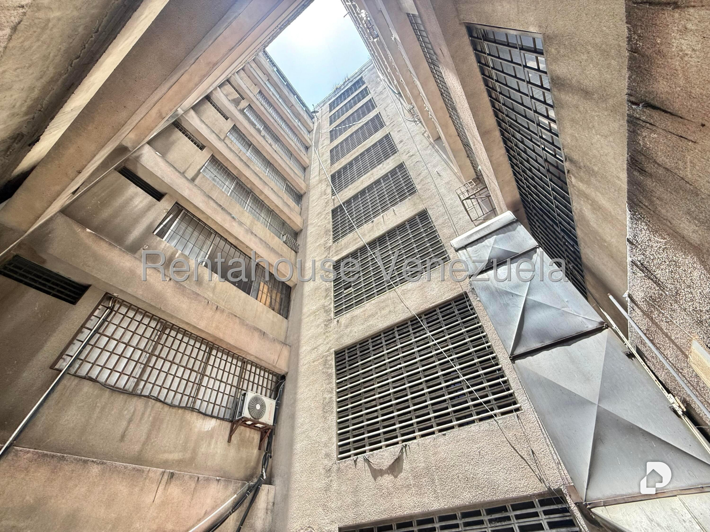 Building in Centro, Caracas – 14