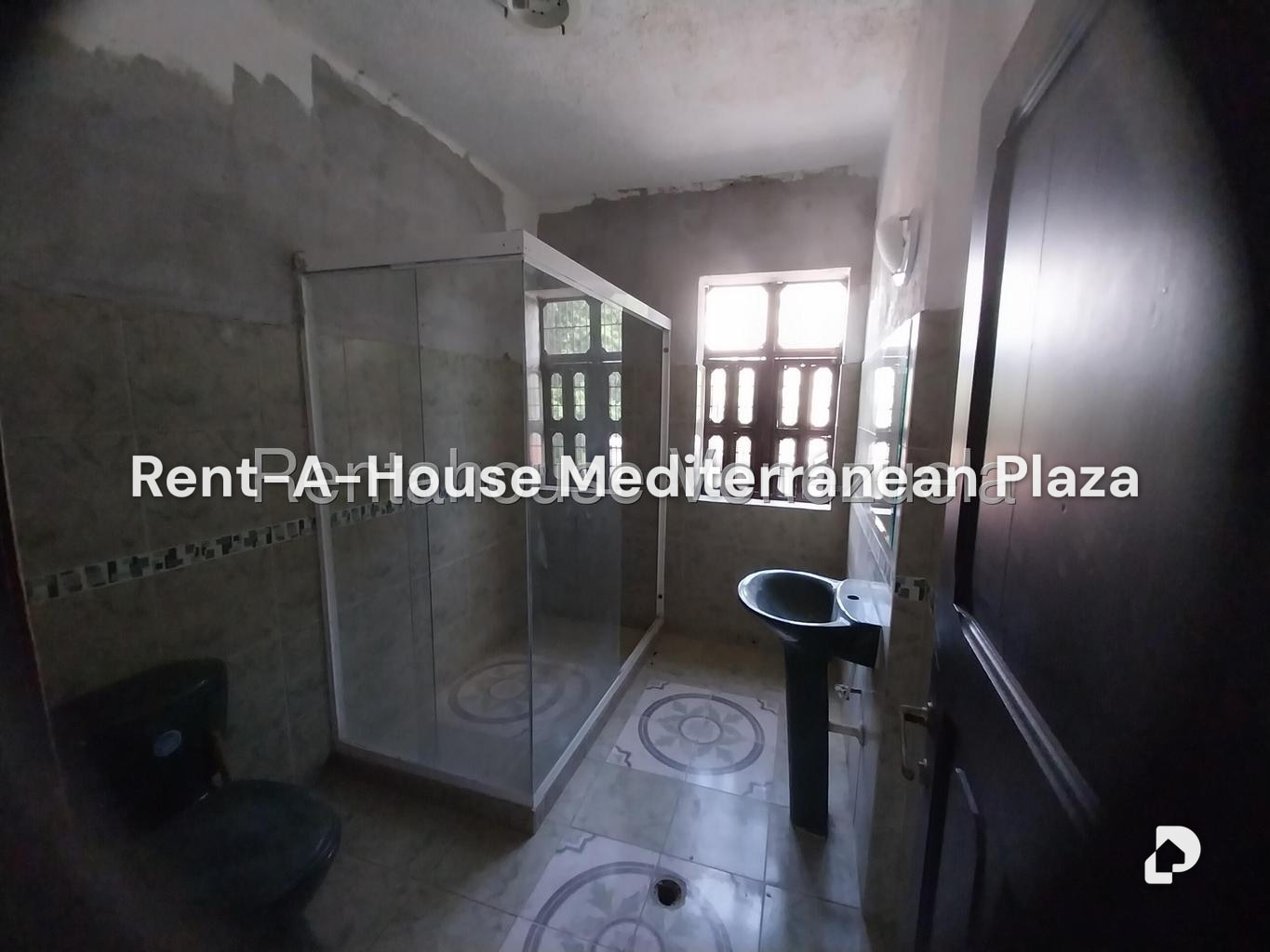 Local comercial en Avenida Bolivar Norte, Valencia – 18