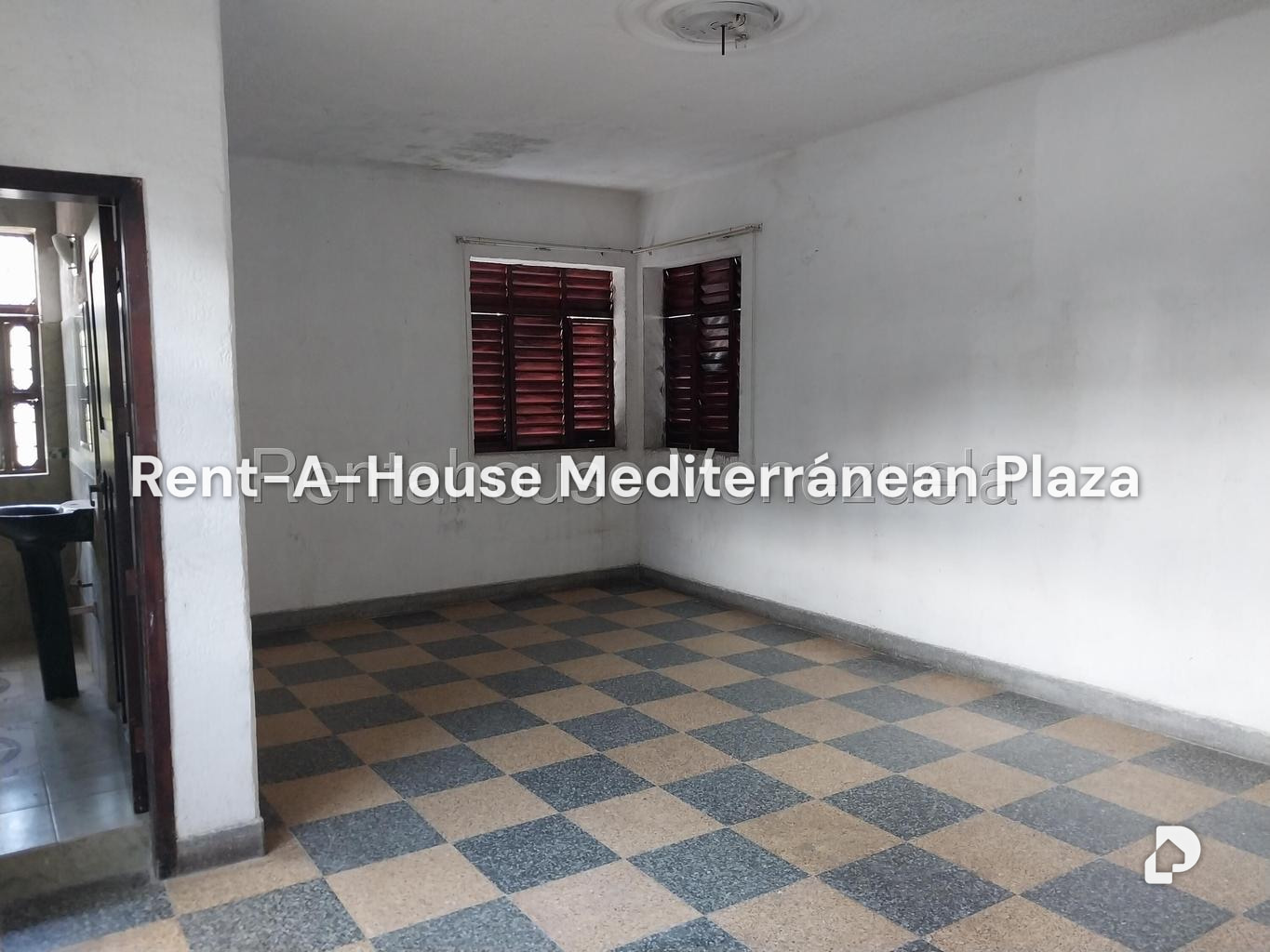 Local comercial en Avenida Bolivar Norte, Valencia – 17