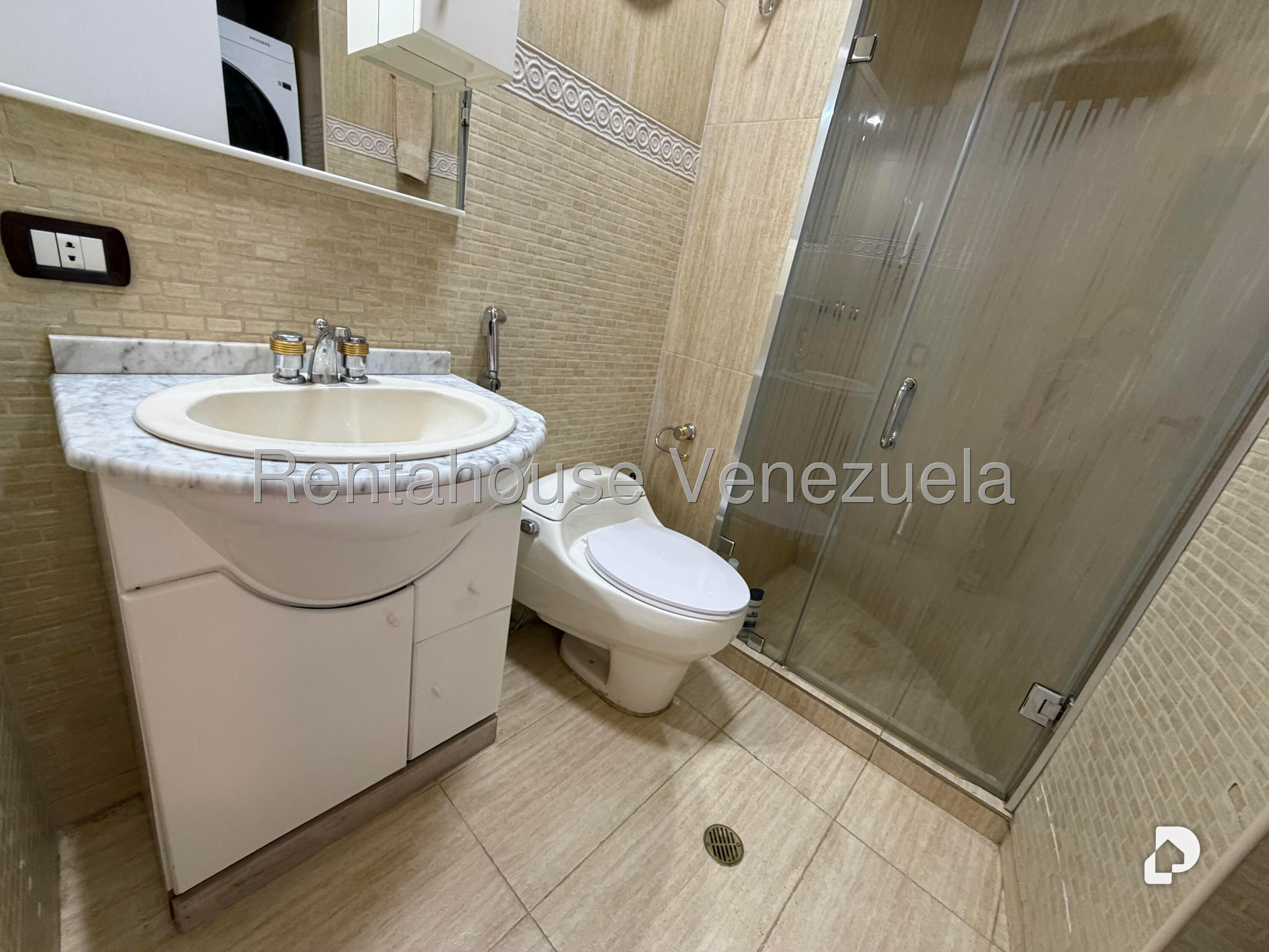 Apartamento en El Rosal, Caracas – 24