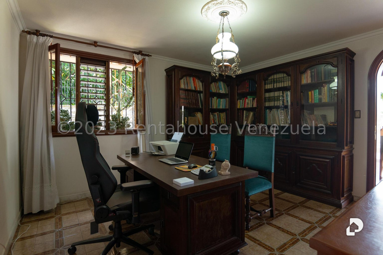Casa en Cumbres de Curumo, Caracas – 30
