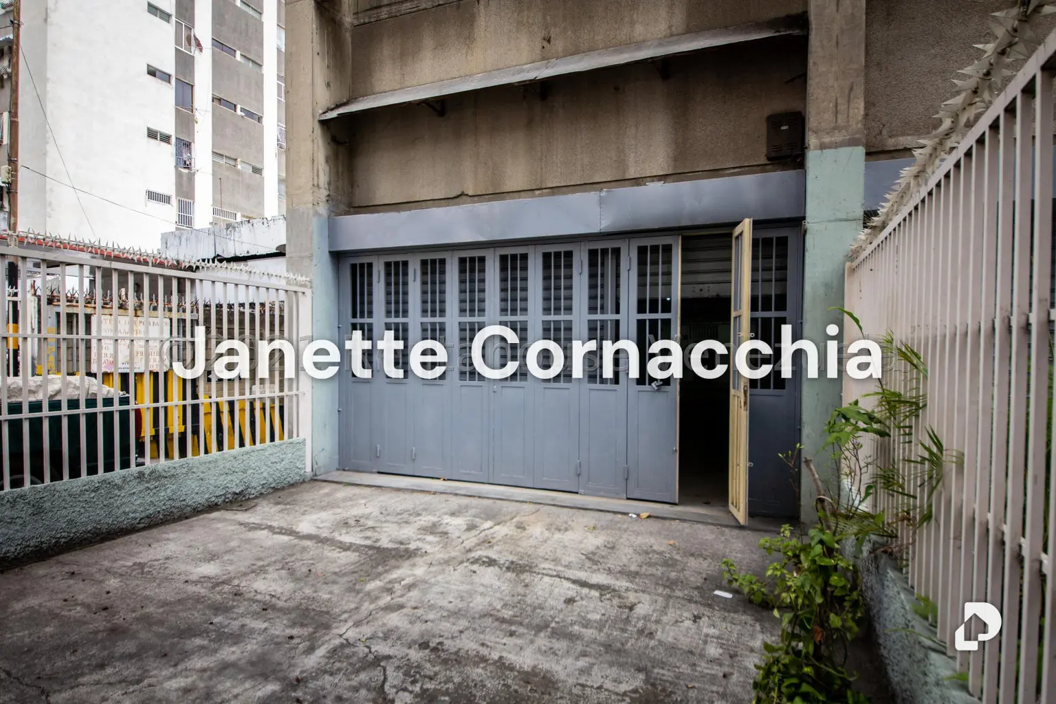 Local comercial en Puente Hierro, Caracas – 1