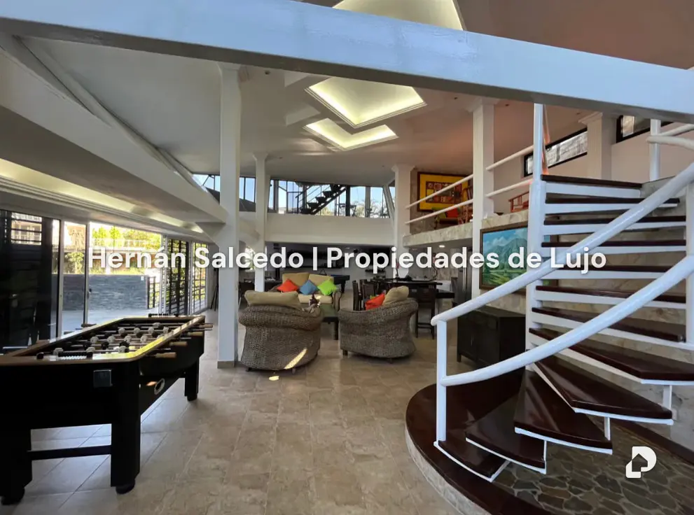 Casa en Lomas de La Lagunita, Caracas – 11