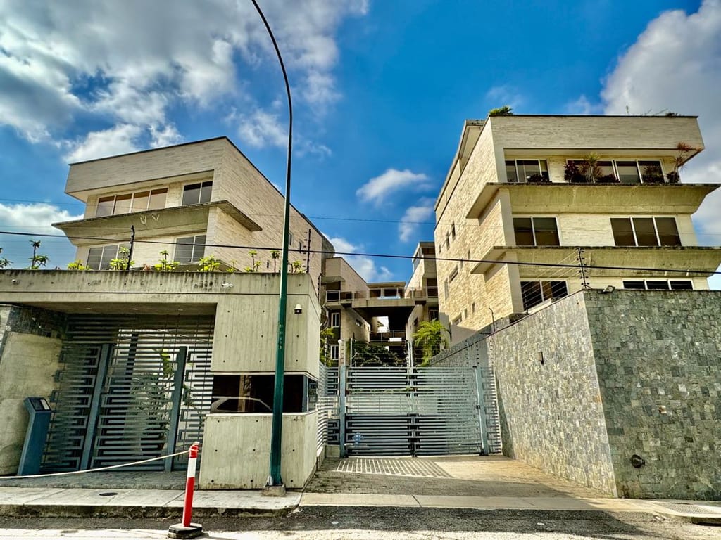 Apartamento en Los Palos Grandes, Caracas - 1